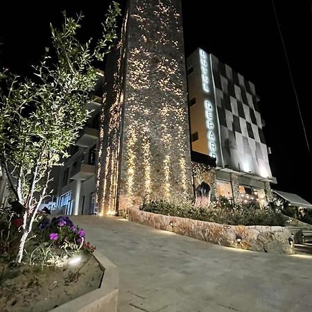Hotel Qeparo Buitenkant foto