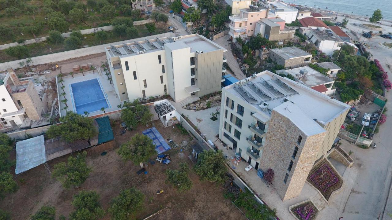 Hotel Qeparo Buitenkant foto